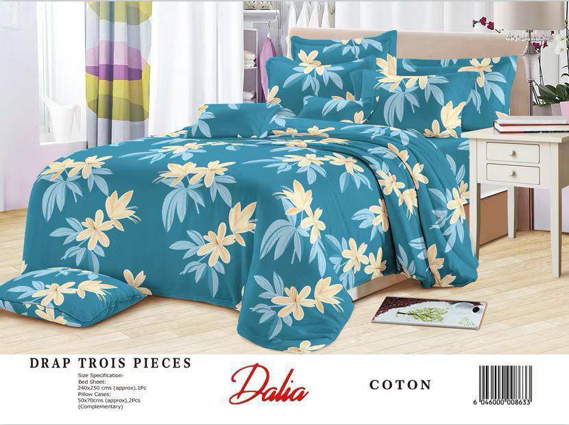 Drap 3 pièces en coton/polyester avec deux taies d'oreiller, disponible en différentes tailles et couleurs pour une chambre élégante et confortable.