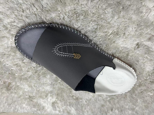 Sandales en cuir noir et blanc pour homme – Confort et élégance